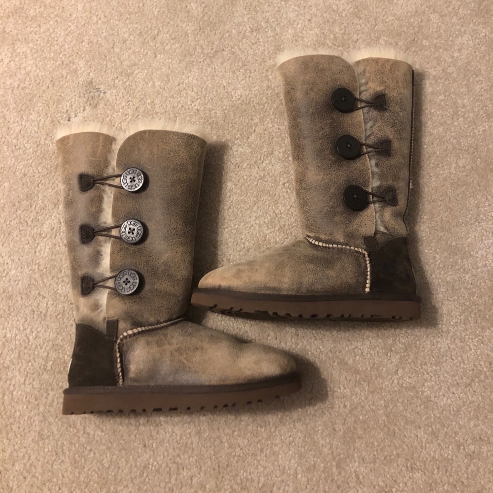 Ugg Bailey Button - image 2